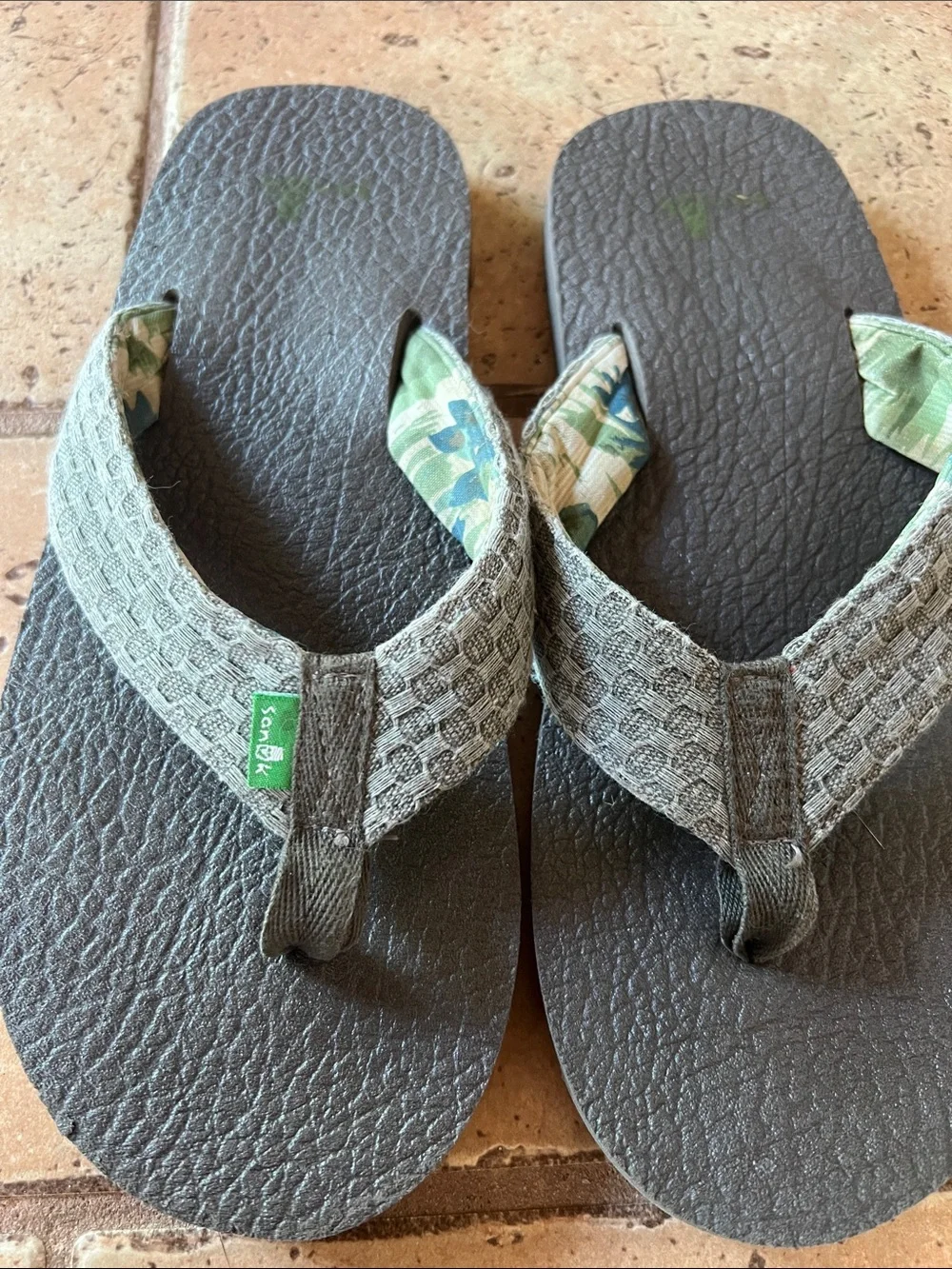 Sanuk Gray Flip Flops with Green Floral Lining